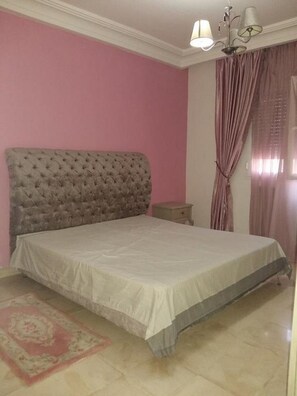 Individually decorated, blackout curtains, iron/ironing board, free WiFi - Benzineb Immo Menzeh (Ariana)