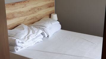 1 bedroom, iron/ironing board, cots/infant beds