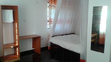 Single Room | Premium bedding, desk, bed sheets