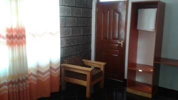 Premium bedding, desk, bed sheets