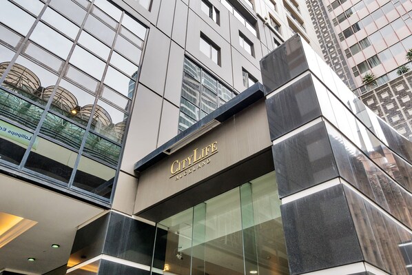 Mặt tiền nơi lưu trú