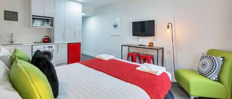 Breakfast, lunch, dinner served; local cuisine