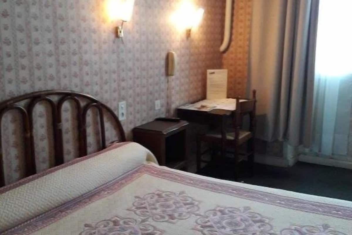 Habitación básica doble, baño privado (Chambre Double) | Vista desde la propiedad