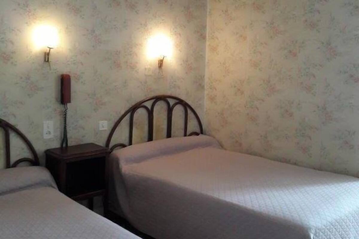 Basic Quadruple Room, Ensuite, City View (Chambre Quadruple Douche) | View from property