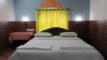 Family Double Room, City View | Rollaway beds, free wired Internet