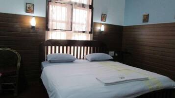 Rollaway beds, free wired Internet