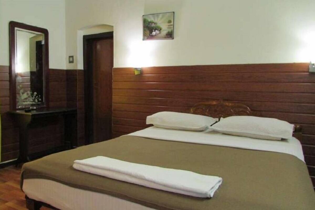 Deluxe Double Room, City View | Rollaway beds, free wired internet