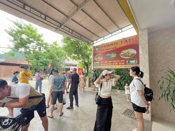 Front of property - Phong Nha River View Hotel (Bo Trach)