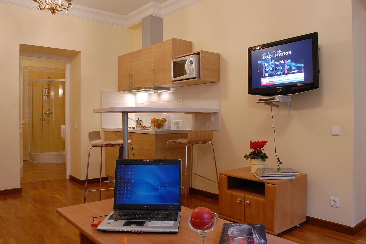 Family Apartment, 1 Bedroom | Private kitchenette
