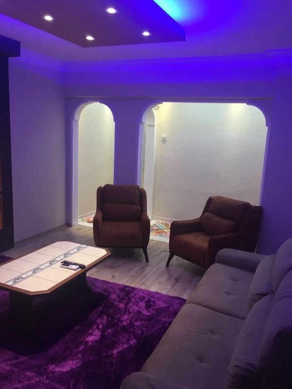 Appartement, 1 chambre | Salle de séjour