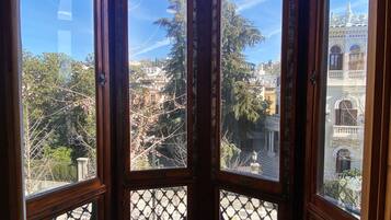 Decoración individual, mobiliario individual, cortinas opacas