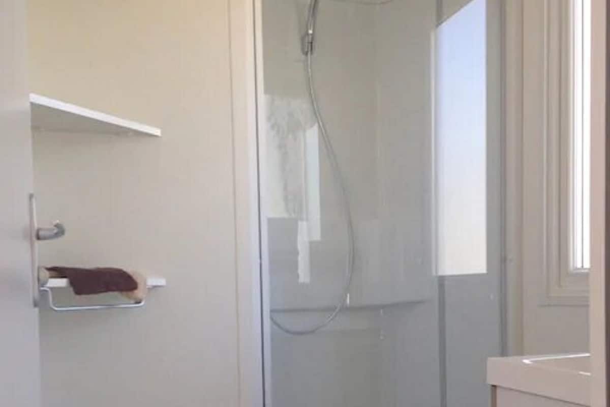 Family Cottage, 3 Bedrooms | Bathroom | Shower, towels