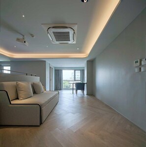 Living area - Patumwan House (Bangkok)