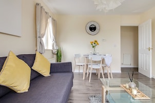 Family Apartment | In-room dining