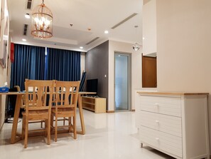 Apartment, 2 Schlafzimmer, Flussblick | Wohnbereich