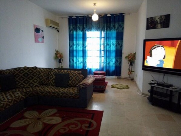 32-tums platt-tv med satellitkanaler och tv