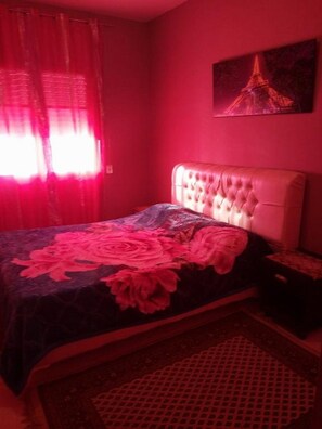 Individuell inredning, mörkläggningsgardiner och strykjärn/strykbräda