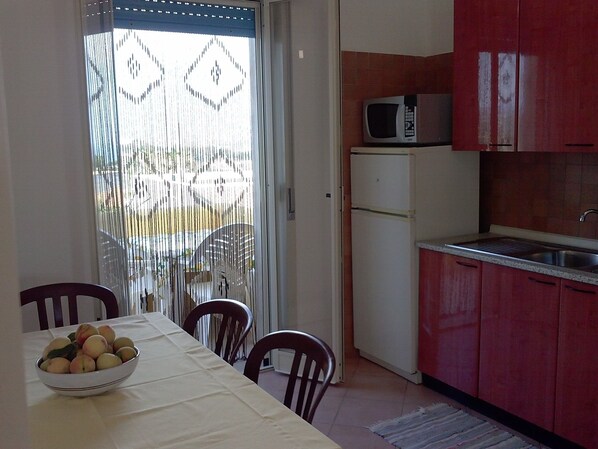 Apartment, 2 Bedrooms | In-room dining