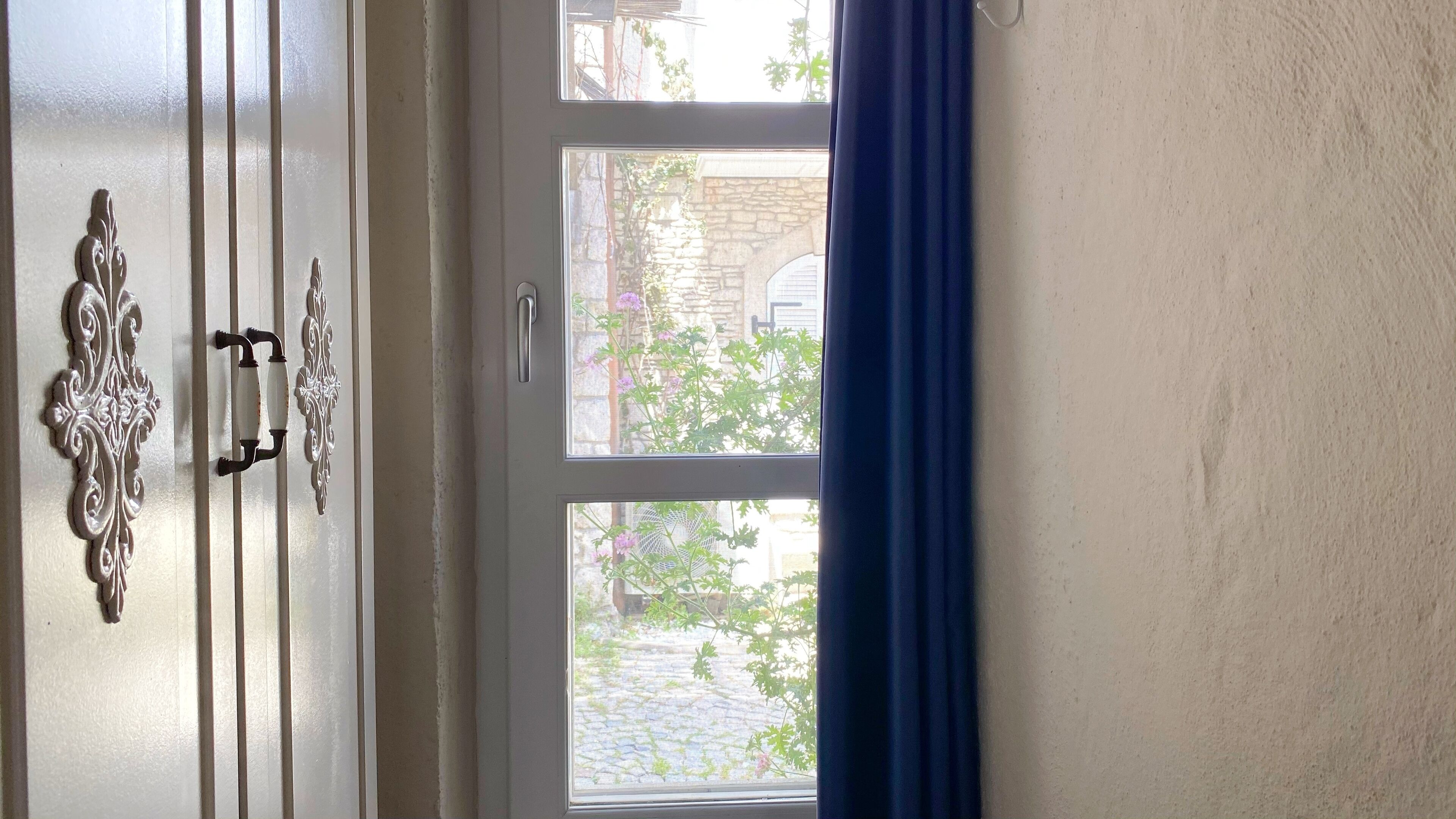 standard double room | view from room