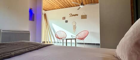 Suite, eget bad | Individuelt dekorert, individuelt innredet og skrivebord