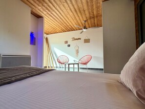 Suite - eget badeværelse | Individuelt design, individuel indretning, skrivebord