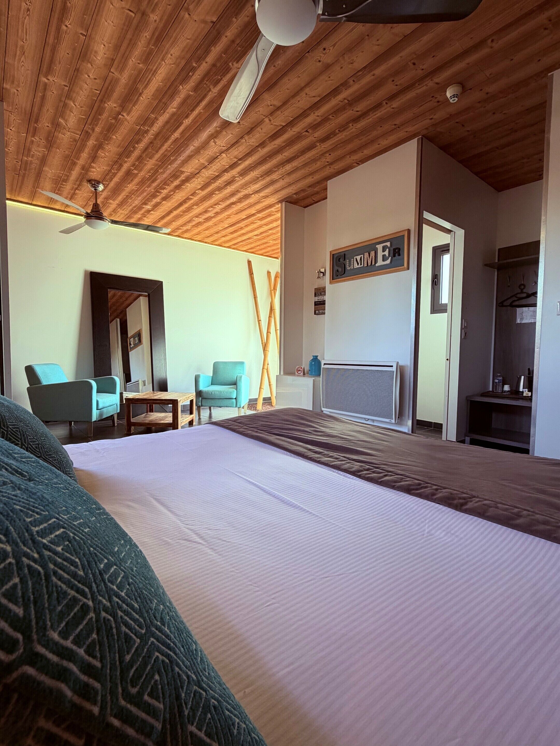 套房 (2 persons) | 特色装修、特色家居、办公桌、遮光窗帘