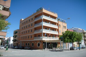 Front of property - Hotel Torrezaf (Torre del Campo)