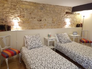 Twin Room (La Vienne) | Egyptian cotton sheets, premium bedding, memory foam beds