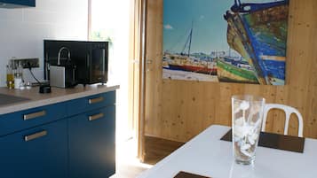 Garden Suite, 3/4 people | Private kitchen | Electric kettle