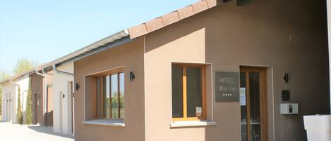 Fachada de la propiedad