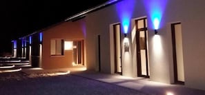 Exterior - What Else Hotel (Saint-Vulbas)