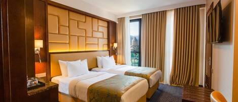 Panoramic Twin Room, 2 Twin Beds, City View (Building B) | Minibar, in-room safe, desk, laptop workspace