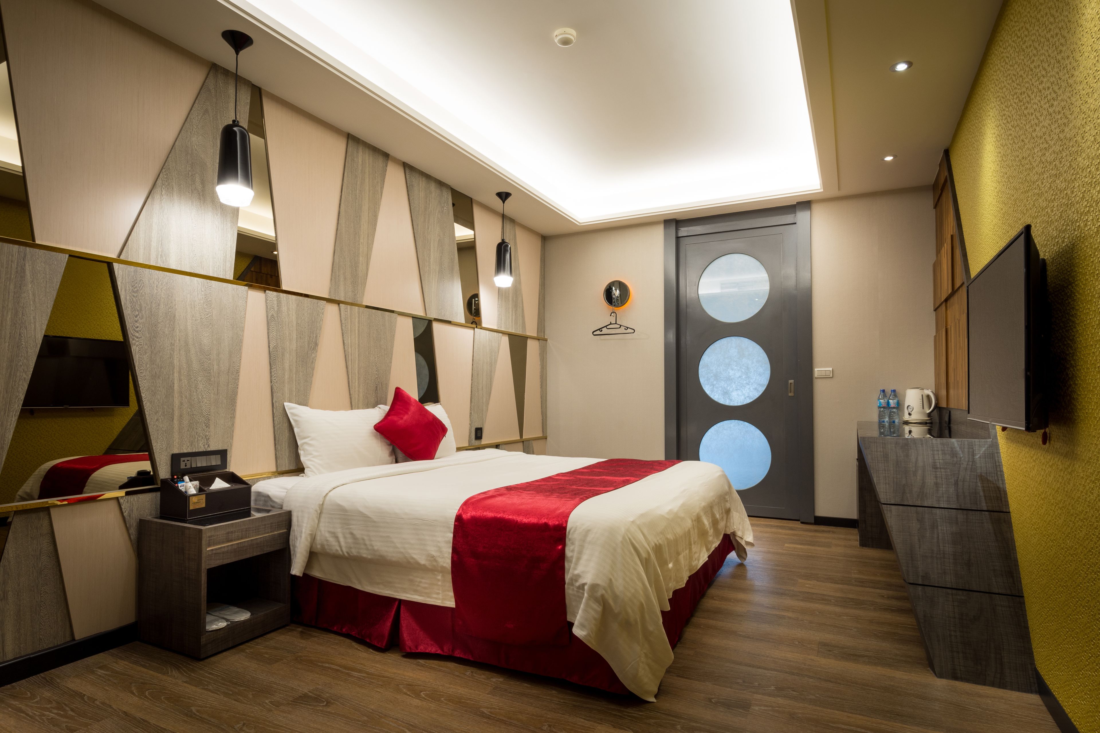 classic double room | blackout curtains, soundproofing, free wifi, bed sheets