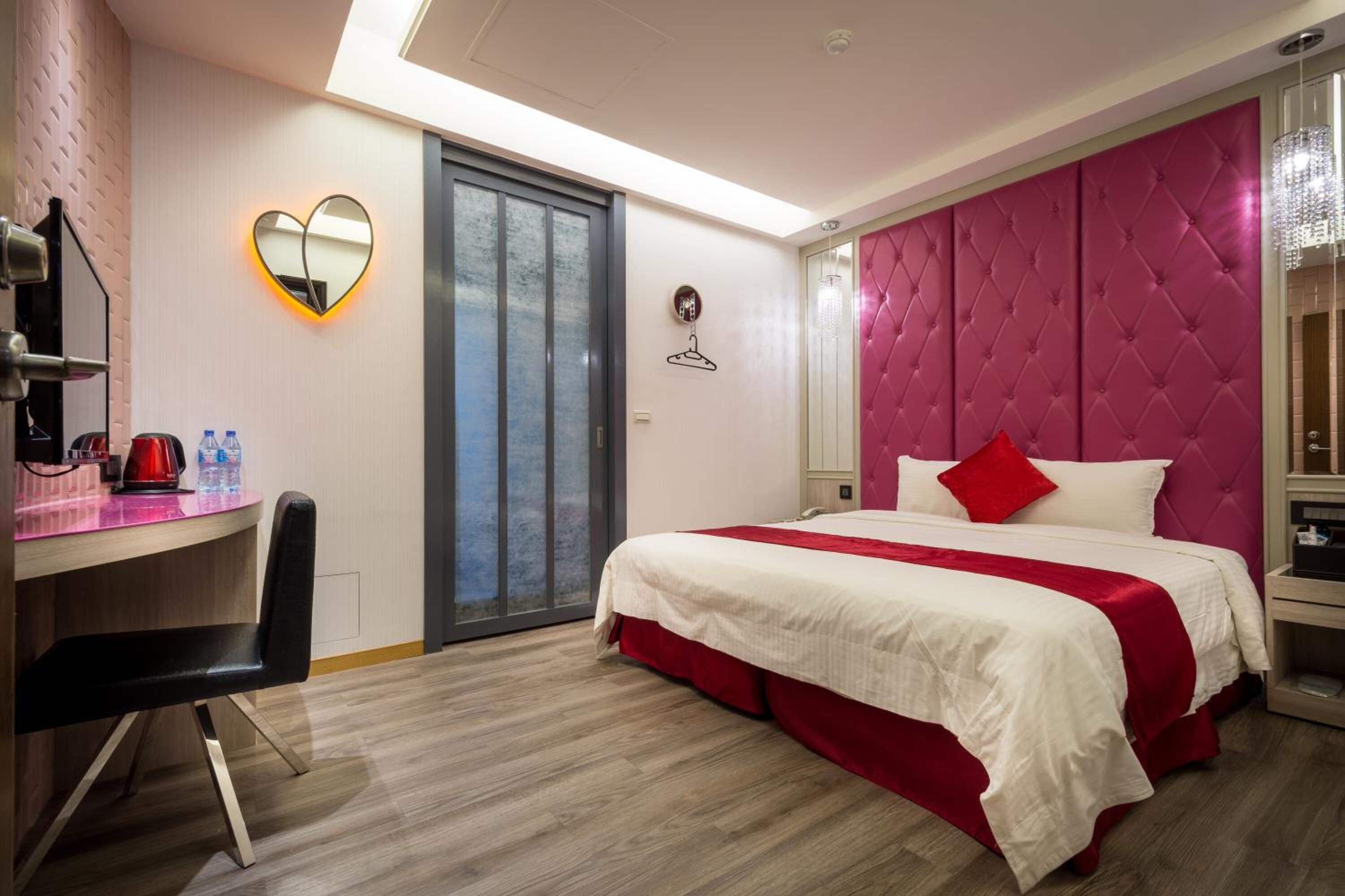 blackout curtains, soundproofing, free wifi, bed sheets