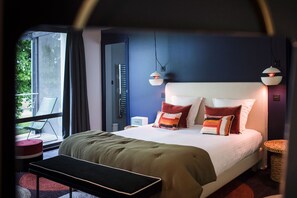 Deluxe Double Room, Balcony, Mountain View | Premium bedding, pillow-top beds, in-room safe, individually decorated - Auberge Basque (Saint-Pee-sur-Nivelle)