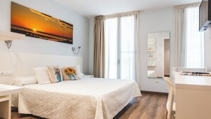Chambre Double Supérieure | Décoration personnalisée, ameublement personnalisé, Wi-Fi gratuit