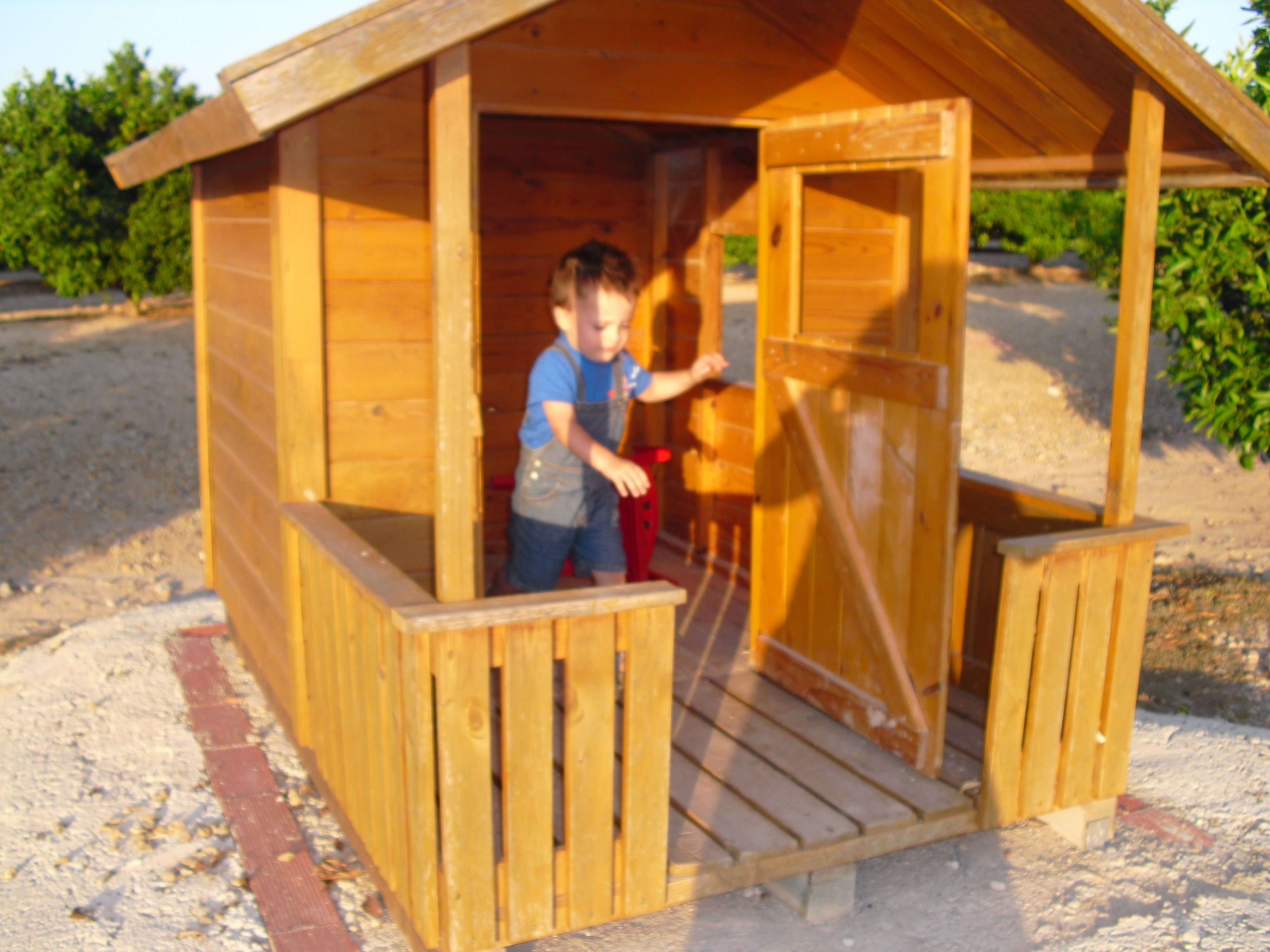 Télévision LCD, lecteur de DVD, station d'accueil MP3