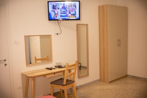 雙人房, 城市景觀 | 書桌、折疊床/加床、免費無線上網、床單