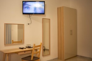 双人房, 城市景观 | 办公桌、折叠床/加床（额外收费）、免费 WiFi、床单