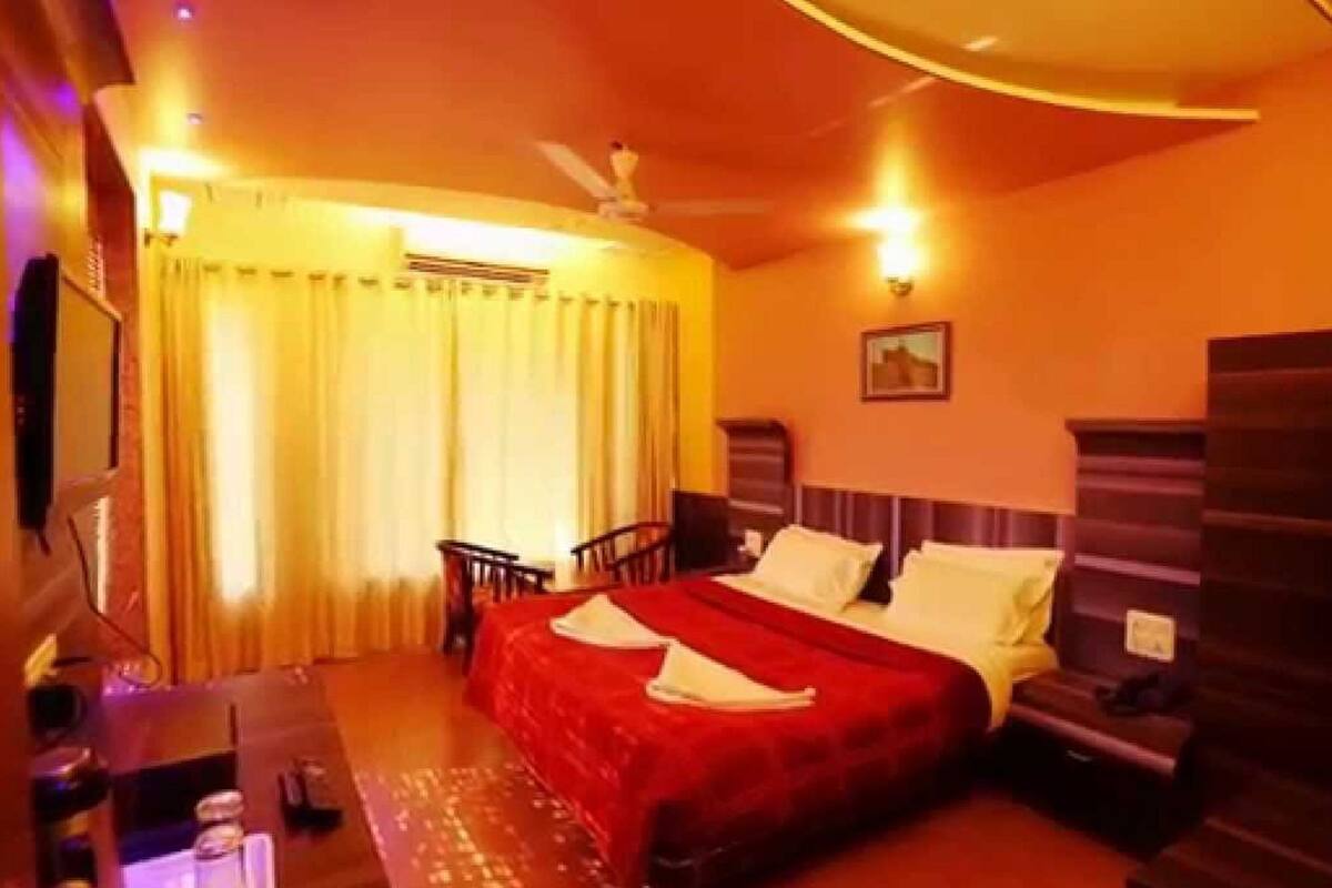 Deluxe Single Room, City View, Garden Area | Rollaway beds, free WiFi