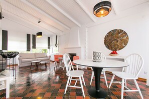 วิลล่า, 3 ห้องนอน | บริเวณนั่งเล่น | ทีวีจอแบน, เตาผิง