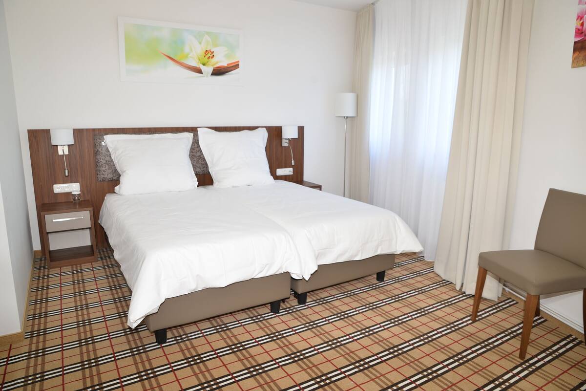 Minibar, desk, soundproofing, iron/ironing board