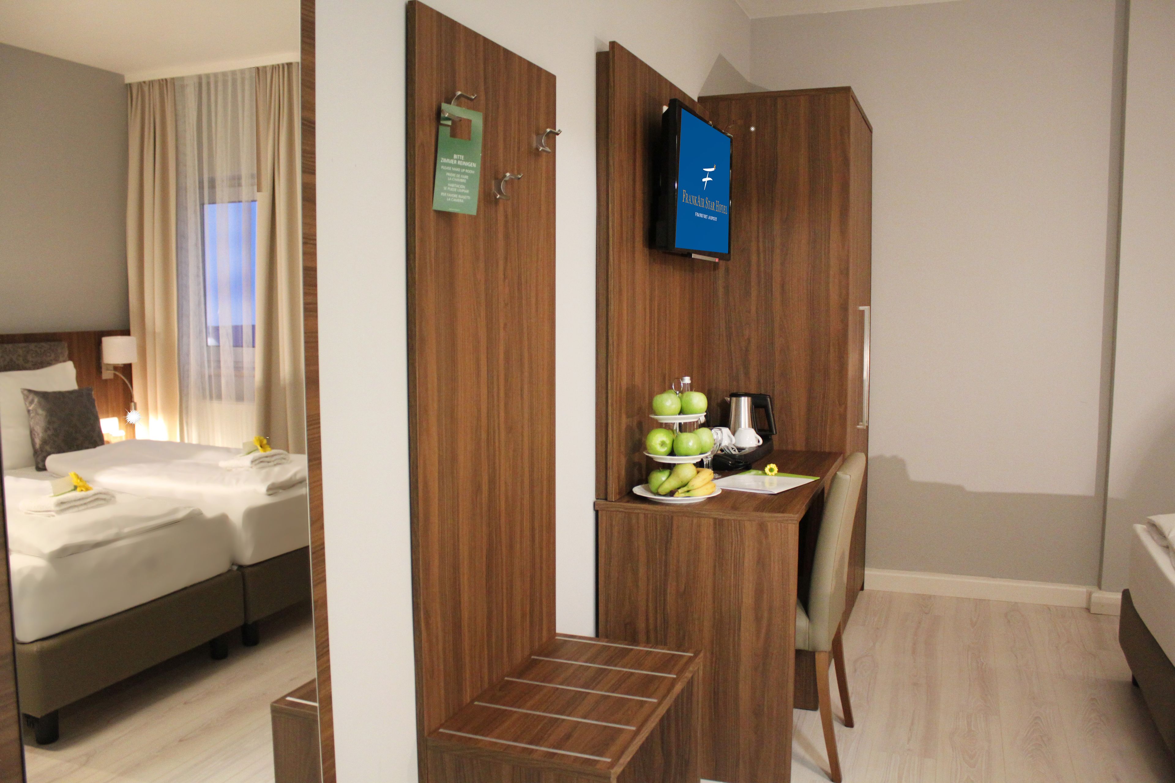 standard double room | minibar, desk, soundproofing, iron/ironing board
