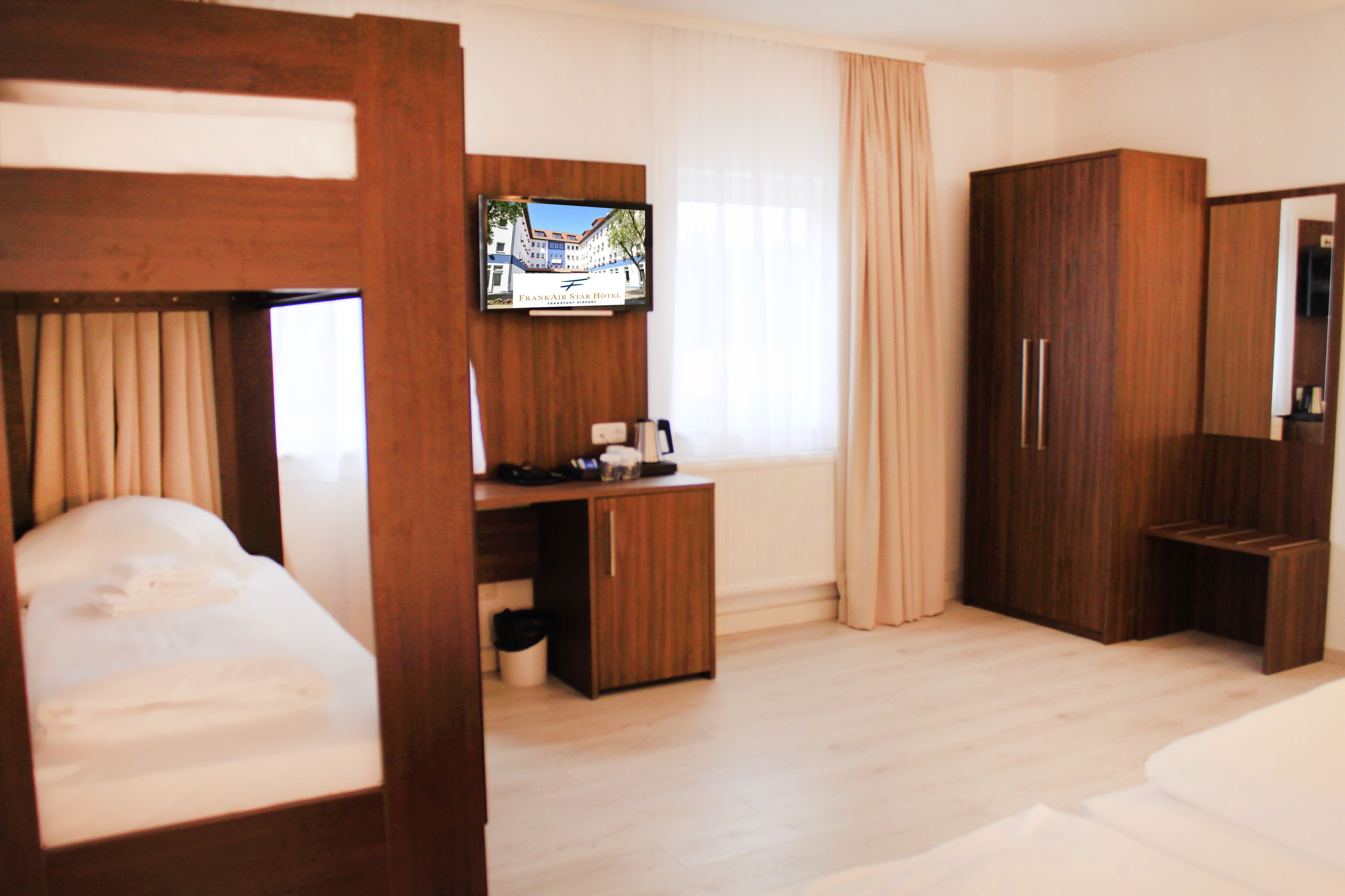 Junior-Suite | Minibar, Schreibtisch, schallisolierte Zimmer, Bügeleisen/Bügelbrett