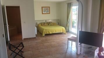 Sviitti (Provence) | Työpöytä, äänieristys, ilmaiset vauvansängyt, ilmainen Wi-Fi