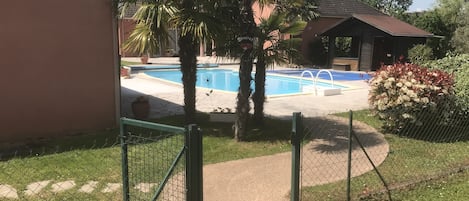 Piscine extérieure (ouverte en saison)