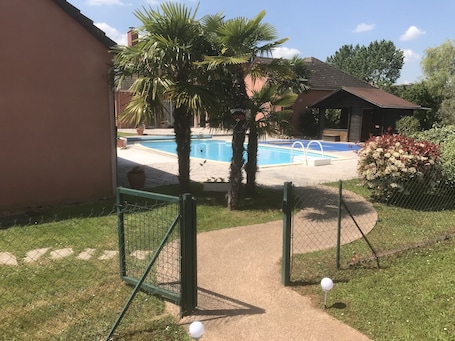 Seasonal outdoor pool