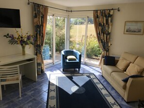 Suite (Azur) | Skrivebord, lydisolert, barnesenger (inkludert) og wi-fi (inkludert)