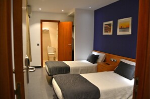 Quarto duplo | Cofres nos quartos, berço de viagem, Wi-Fi de cortesia, roupa de cama