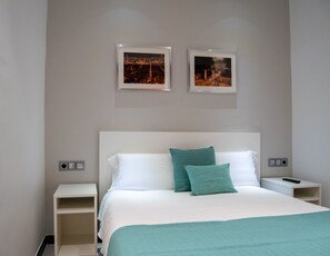 Cofres nos quartos, berço de viagem, Wi-Fi de cortesia, roupa de cama